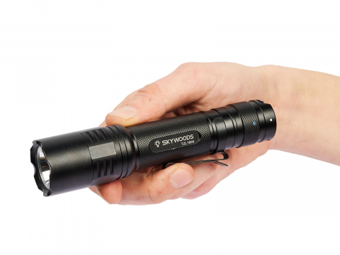 Ручной фонарь SKYWOODS TACTIC, 1800 люмен, USB-Type C, холодный свет, IP67