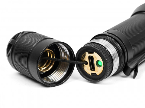 Ручной фонарь SKYWOODS WILD, 1800 люмен, USB-Type C, холодный свет, IP67